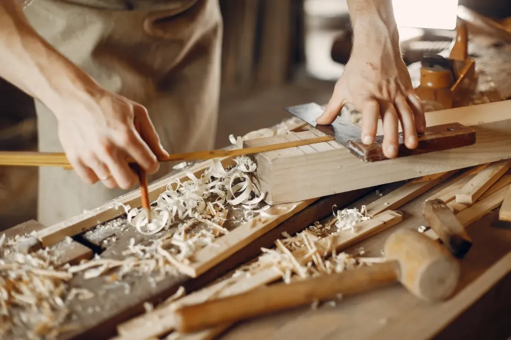 Artisan menuisier à Chatuzange-le-Goubet